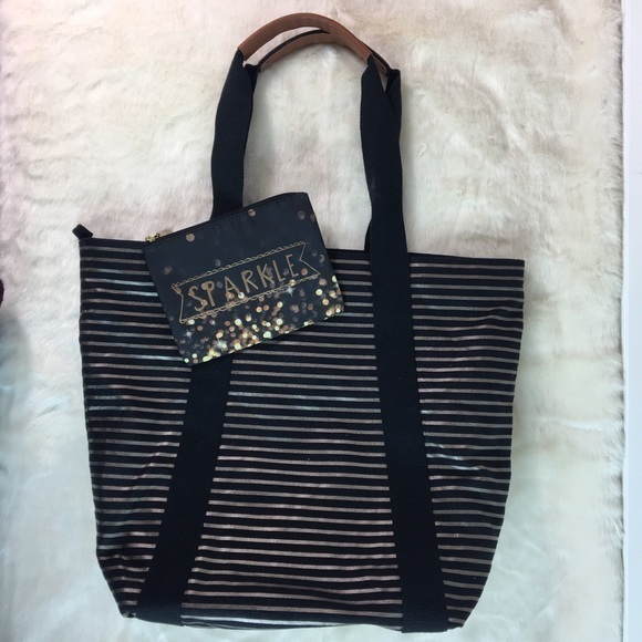 Bath & Body Works bag with makeup bag - Picture 4 of 4